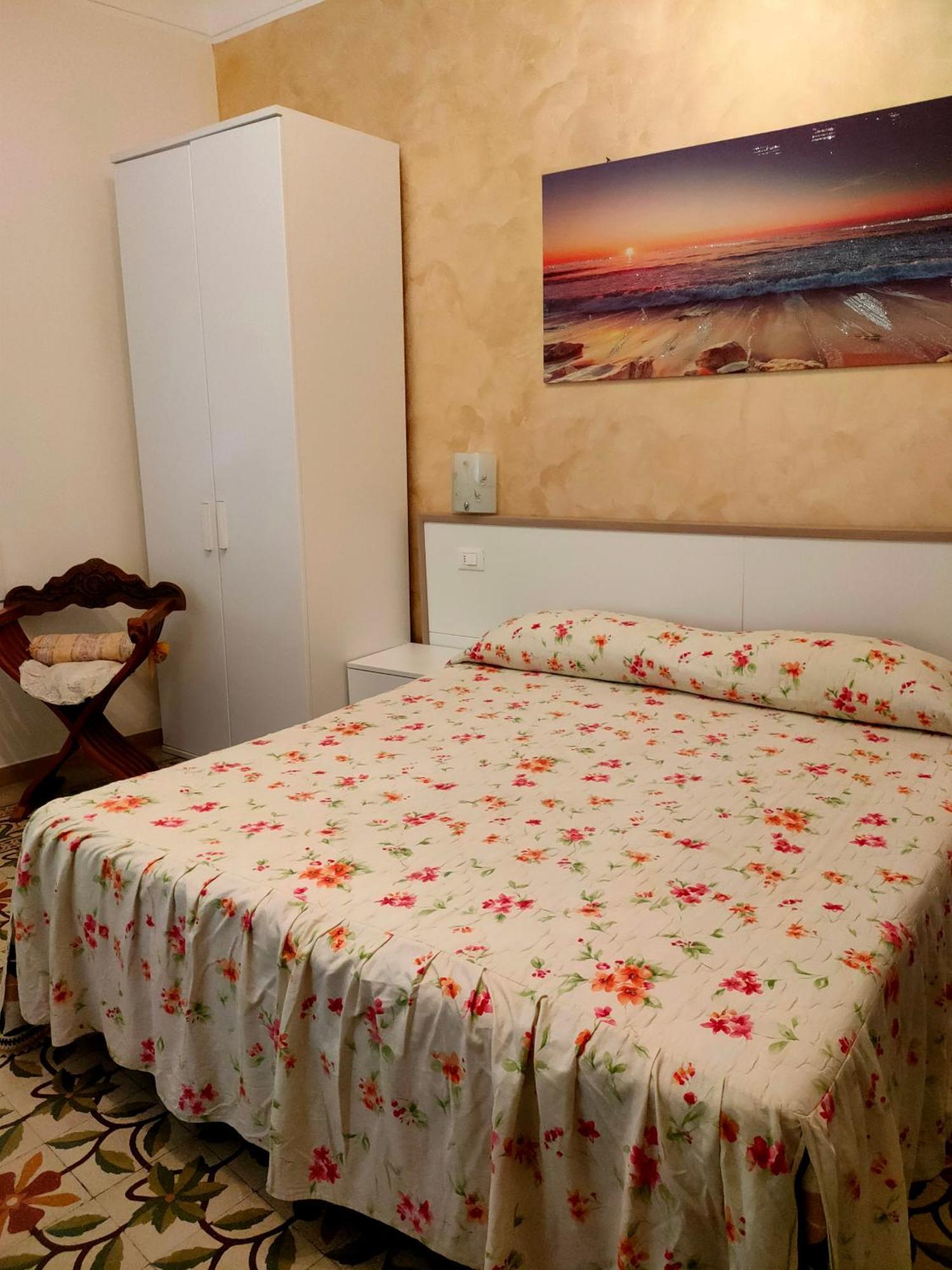 La Casa Del Sole Hotel San Remo Buitenkant foto