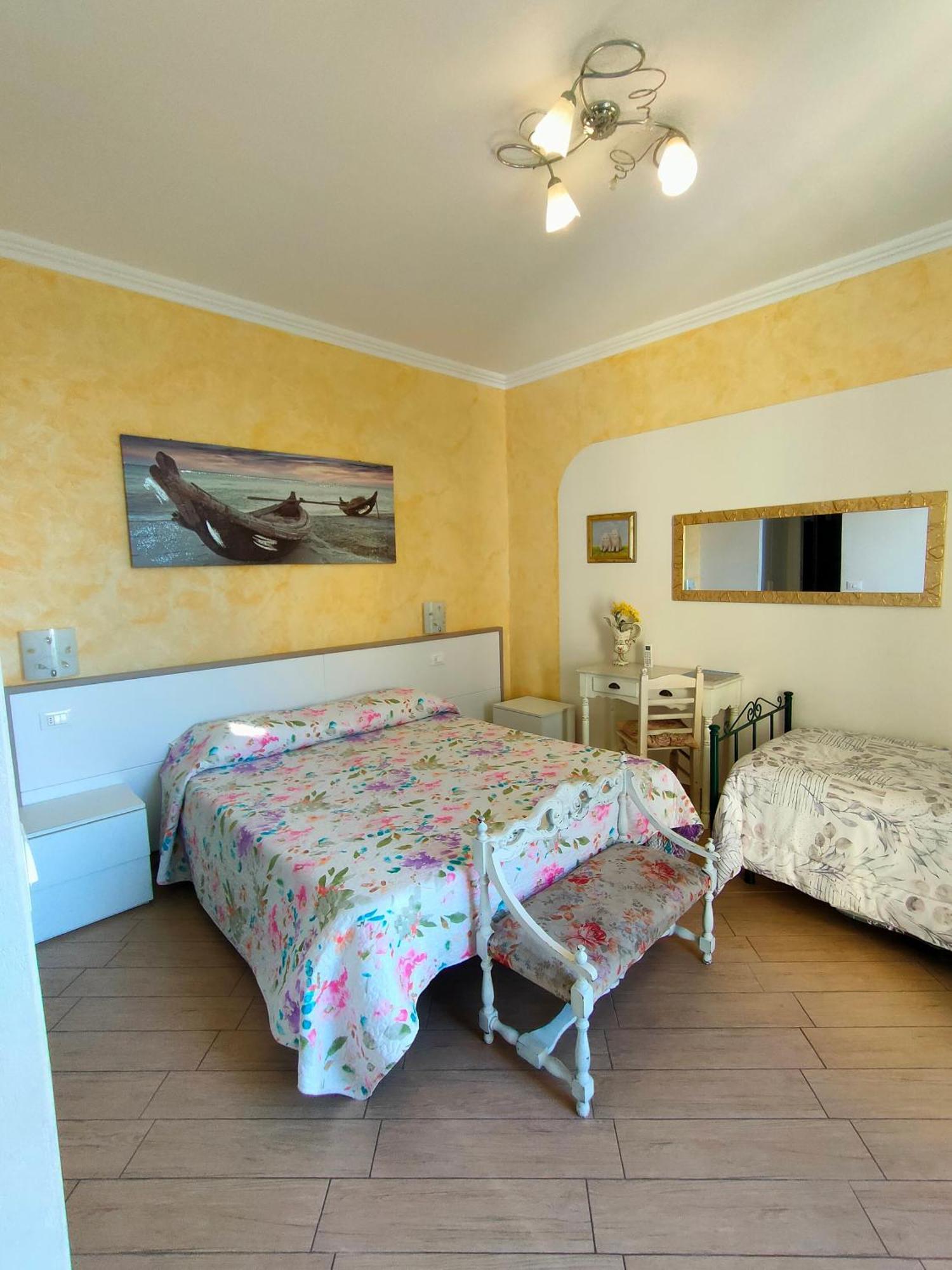 La Casa Del Sole Hotel San Remo Buitenkant foto