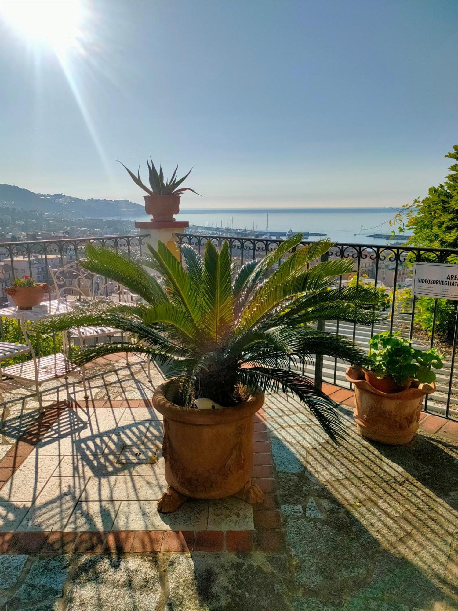La Casa Del Sole Hotel San Remo Buitenkant foto