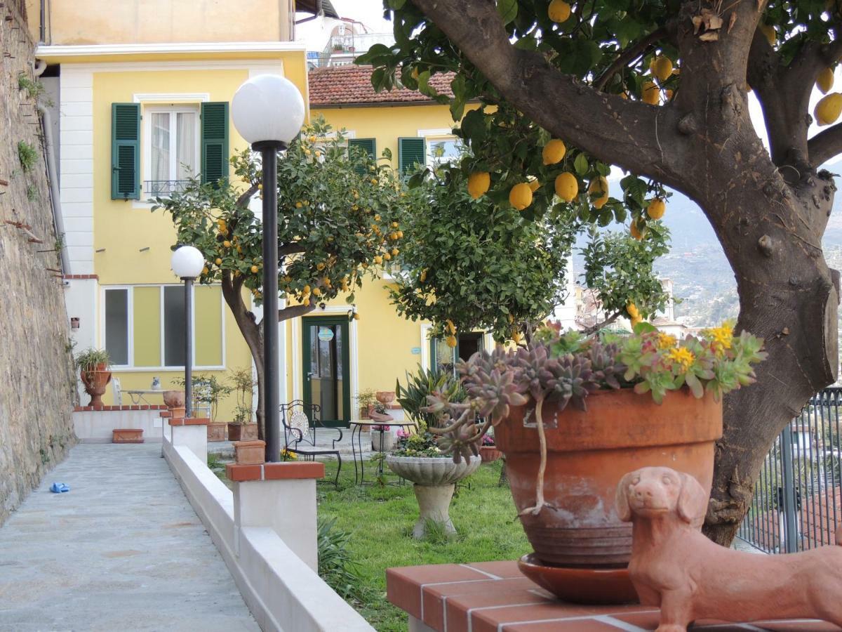 La Casa Del Sole Hotel San Remo Buitenkant foto