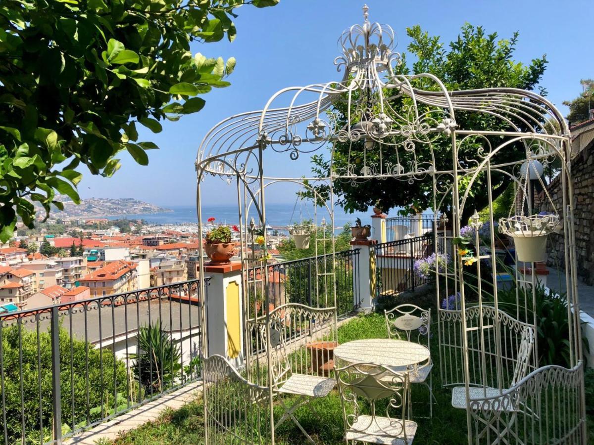 La Casa Del Sole Hotel San Remo Buitenkant foto